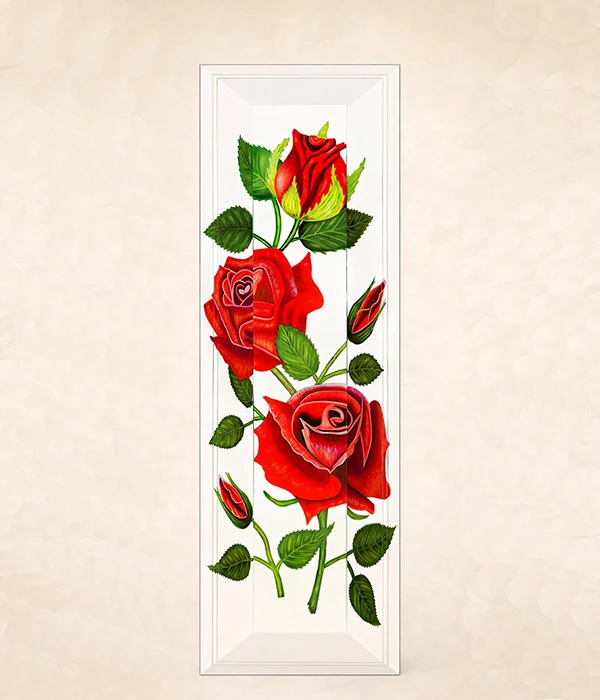 Handbemalter weißer Sarg mit rotem Rosenmotiv – Remuna Bestattungen Halle (Saale)