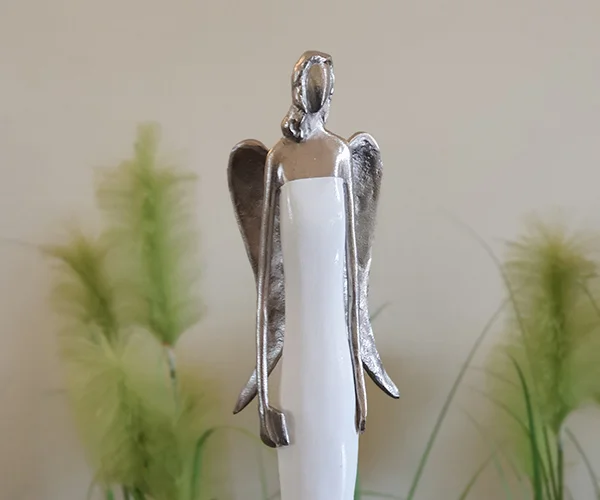 Engelstatue als Symbol der Erinnerung – Remuna Bestattungen Halle (Saale)